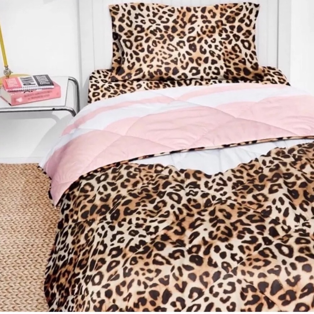 Victoria’s Secret bed in a bag